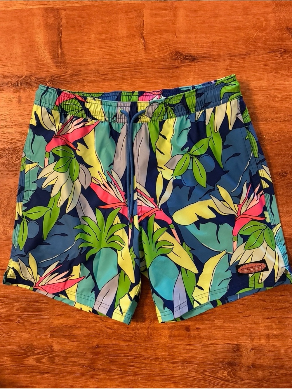 Vineyard Vines Mens Chappy Tropical Island Swim Trunks Lined Size Small Like New